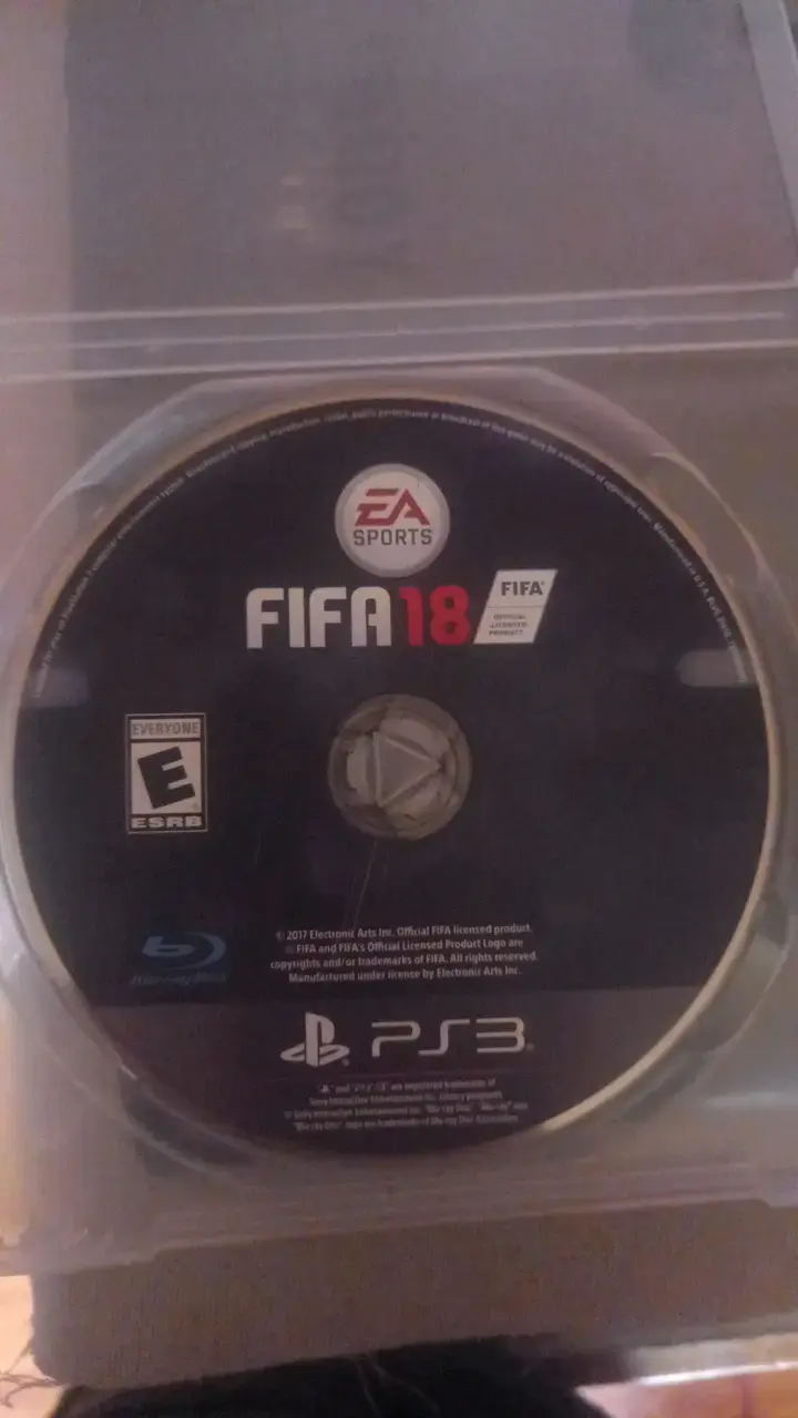 Juego PS3 Super Street Fighter IV y FiFa18 - 2