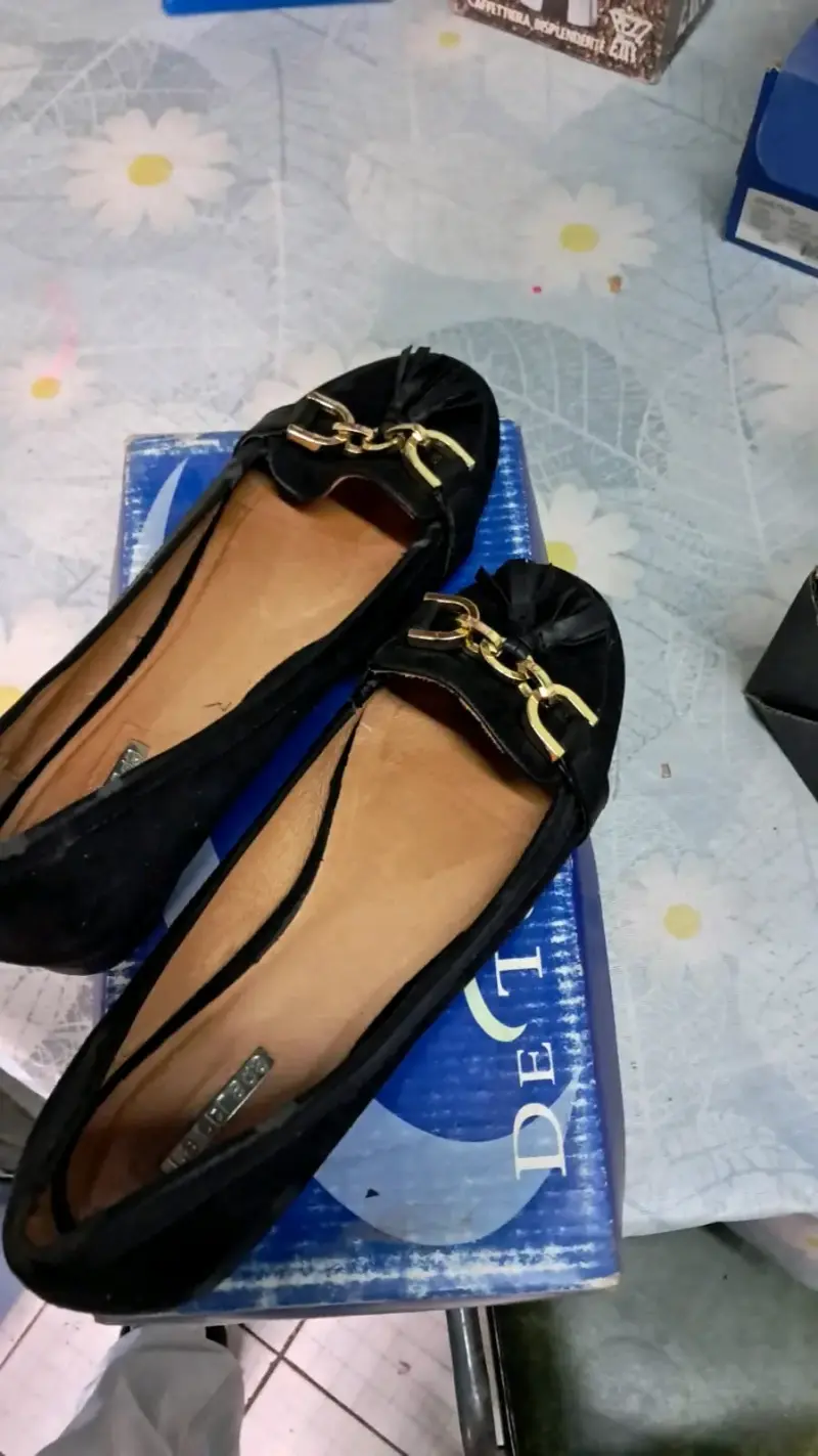 Zapatos planos De Togni negros con detalle dorados - 2