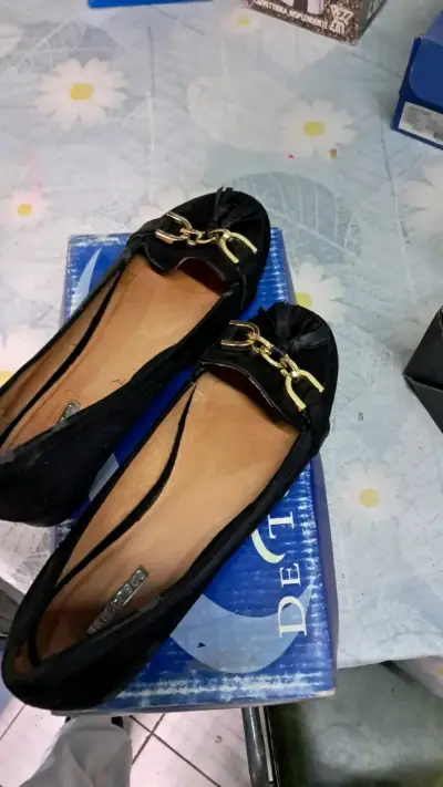 Zapatos planos De Togni negros con detalle dorados - miniatura 2