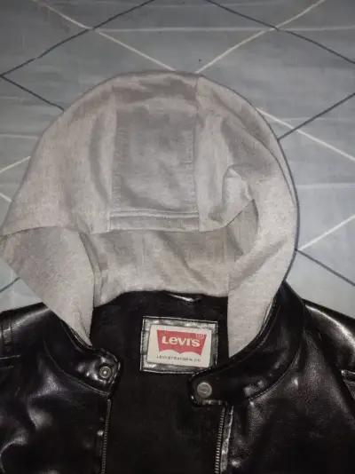 Chaqueta Levi's negra con capucha gris - miniatura 4