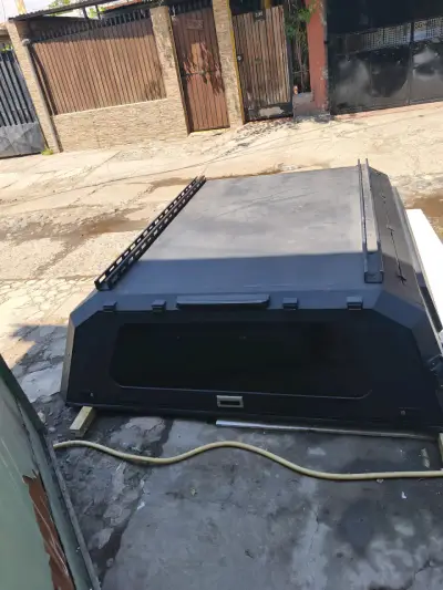 Cupula Silverado  2018 -2025 negra - miniatura 1