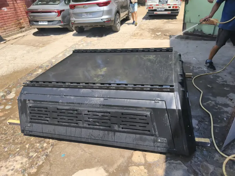 Cupula Silverado  2018 -2025 negra - 4