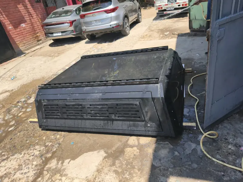 Cupula Silverado  2018 -2025 negra - 5