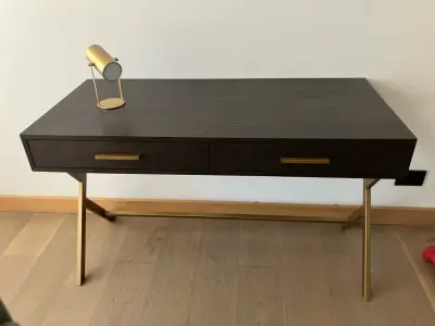 Escritorio Rosen semi Nuevo chocolate  doradas - miniatura 1