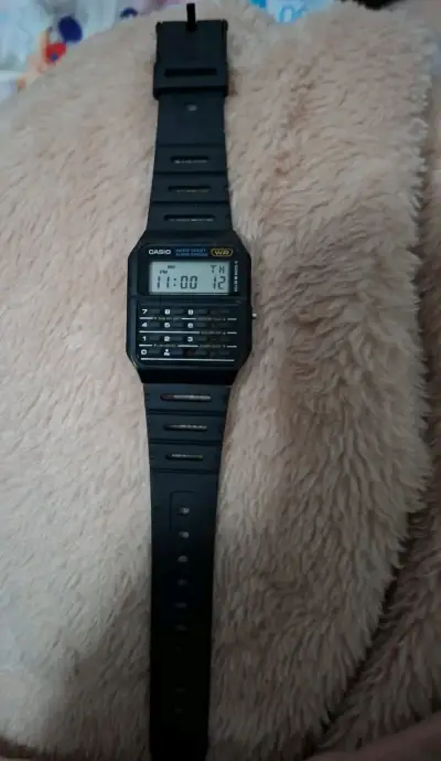 Reloj digital retro con calculadora casio - miniatura 2