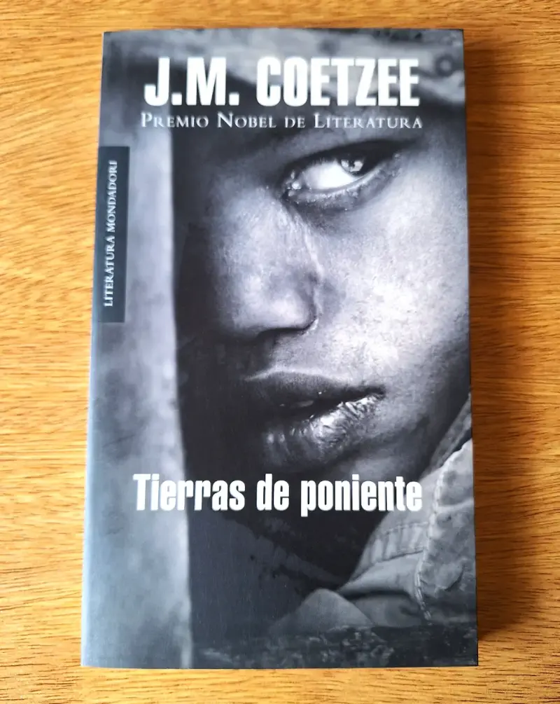Libro 'Tierras de Poniente' de J.M. Coetzee - 4