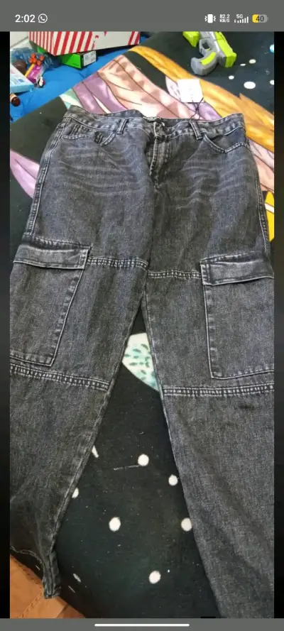 Jeans cargo negros talla 46 - miniatura 2