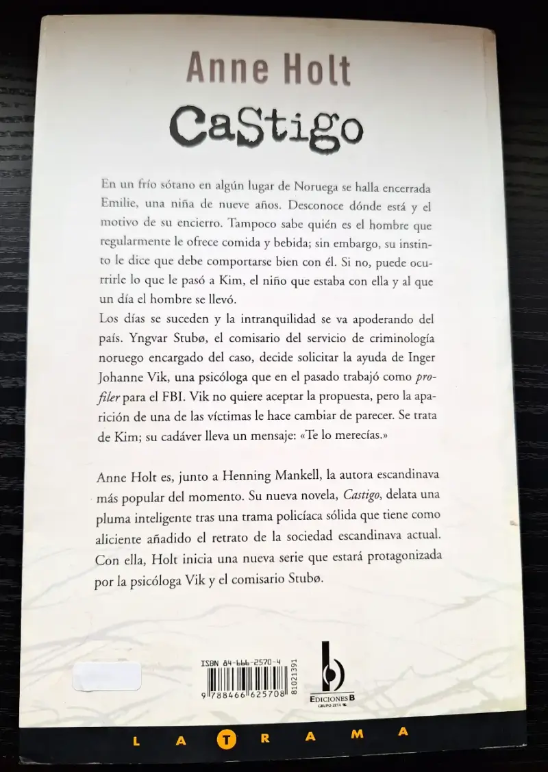 Libro 'Castigo' de Anne Holt - 2