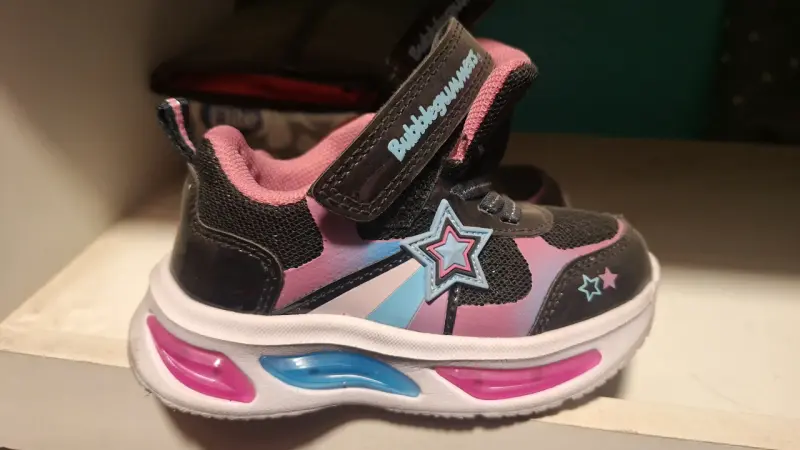 Zapatillas Bubble Gummers negras y rosadas talla 23 - 3