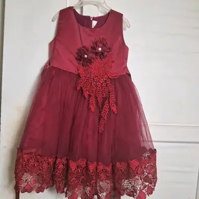 Vestido de fiesta infantil burdeos con encaje - miniatura 4