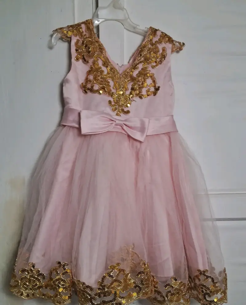 Vestido de fiesta infantil rosa con encaje dorado - 5