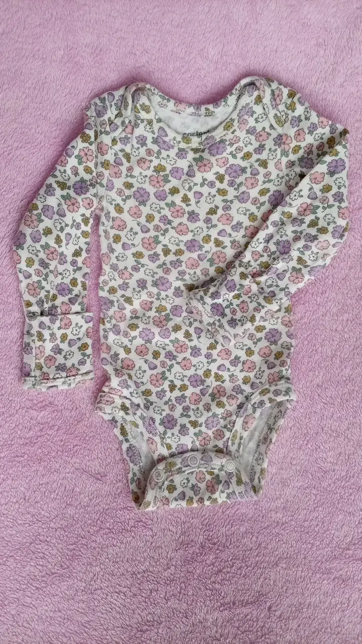 Body de bebé floral manga larga