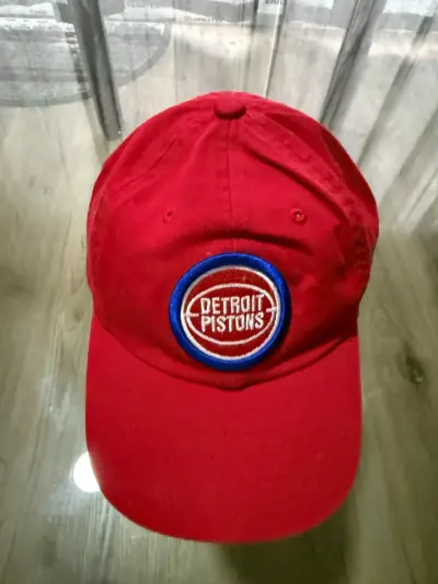 Gorra roja Detroit Pistons original - miniatura 1