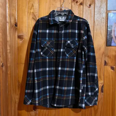 Camisa de franela a cuadros azul y negra - miniatura 1