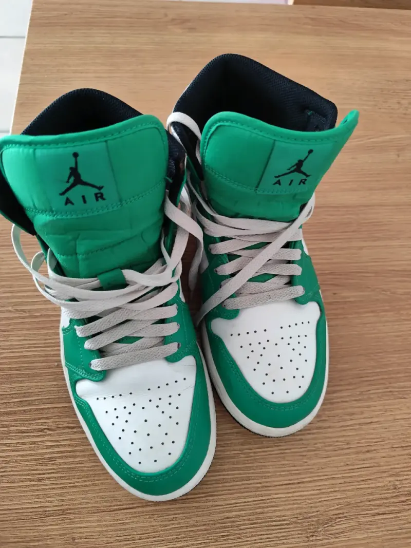 Zapatillas Nike jordan verdes y blancas - 5