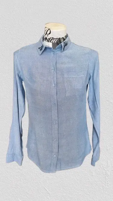 Camisa de mezclilla azul claro para mujer - 1