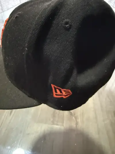 Gorra negra New Era - miniatura 2