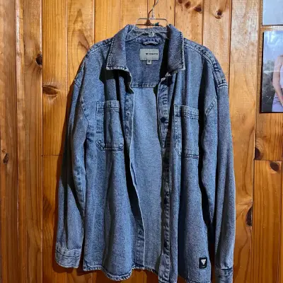 Camisa de mezclilla azul para hombre - miniatura 1