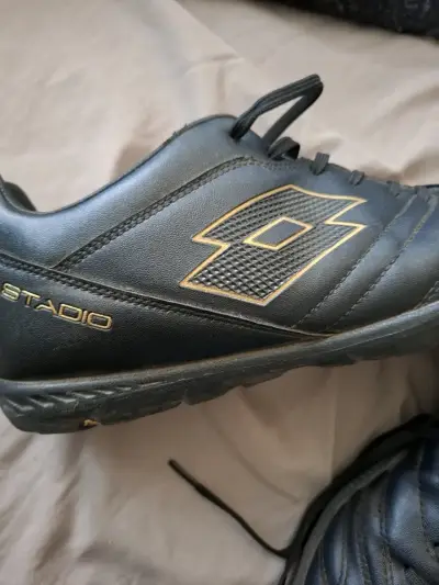 Zapatillas de fútbol Lotto Stadio negras - miniatura 1