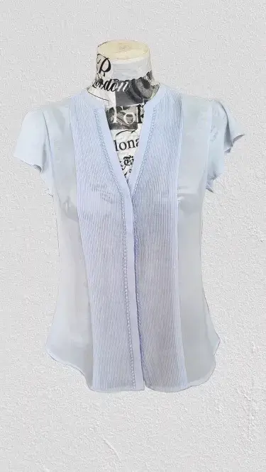 Blusa celeste de manga corta elegante - miniatura 1