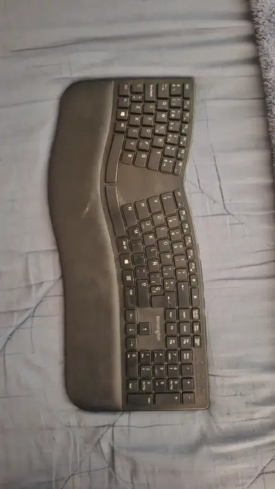 Teclado ergonómico Kensington negro - miniatura 1