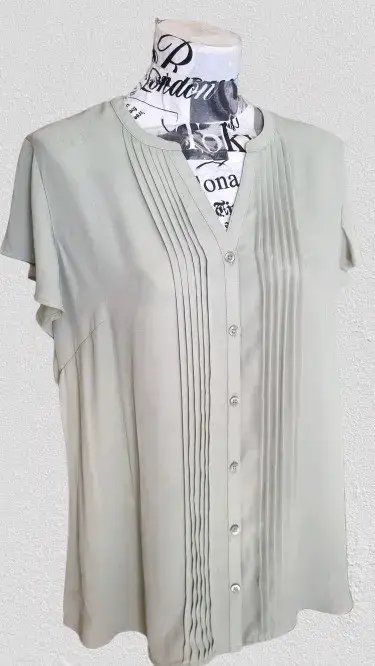 Blusa verde claro manga corta de botones - miniatura 2