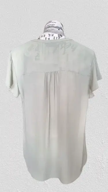 Blusa verde claro manga corta de botones - miniatura 3