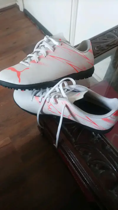 Zapatillas deportivas Puma blancas para fútbol - miniatura 1