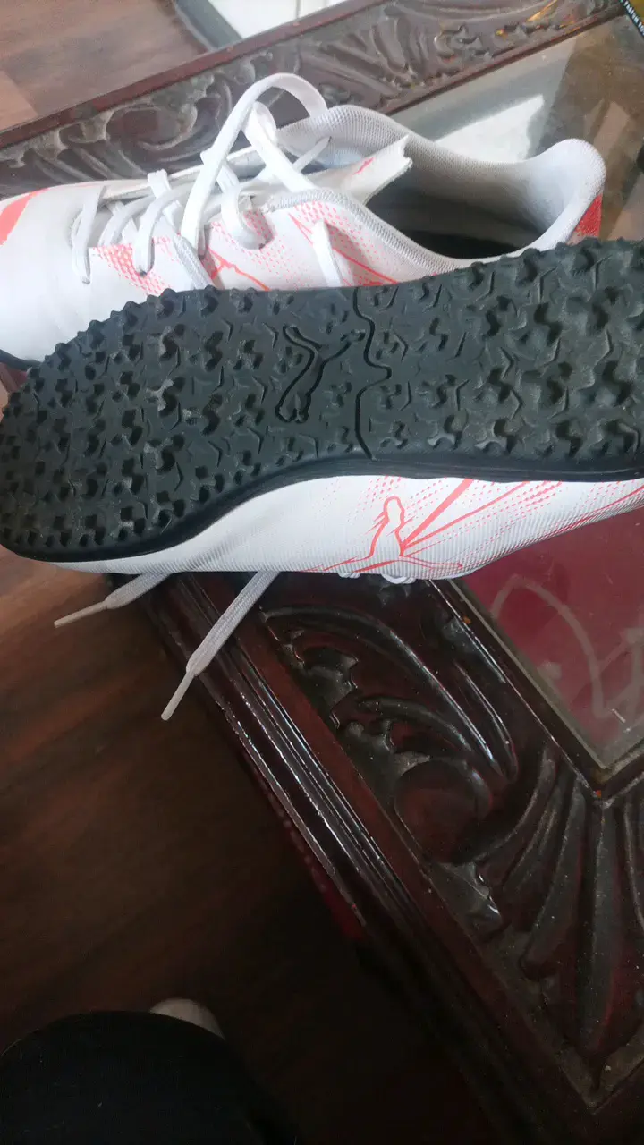 Zapatillas deportivas Puma blancas para fútbol - 2