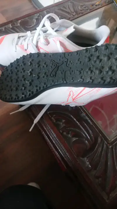 Zapatillas deportivas Puma blancas para fútbol - miniatura 2