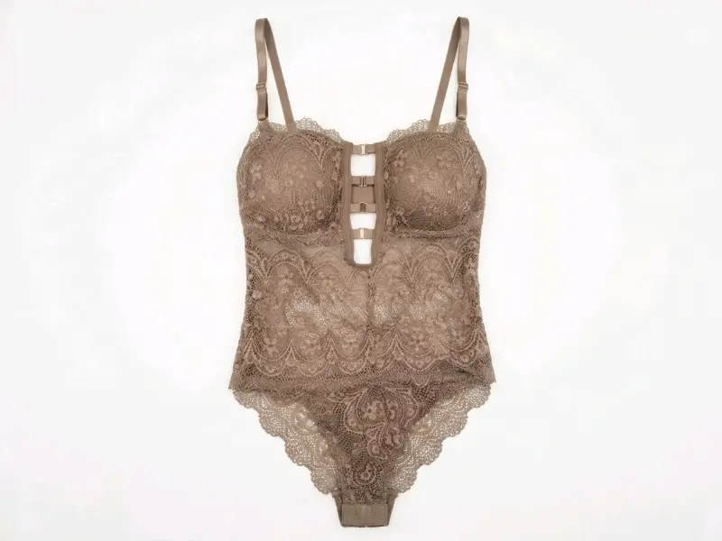 Body de encaje con detalles ajustables - 2