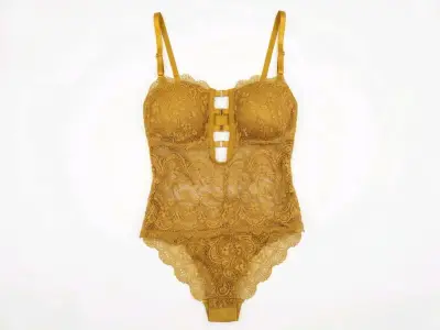 Body de encaje con detalles ajustables - miniatura 3