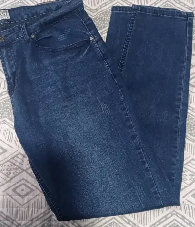 Jeans azul oscuro de mezclilla para hombre - miniatura 1