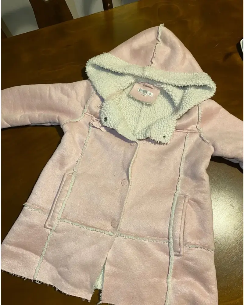 Abrigo infantil rosado con capucha - 2