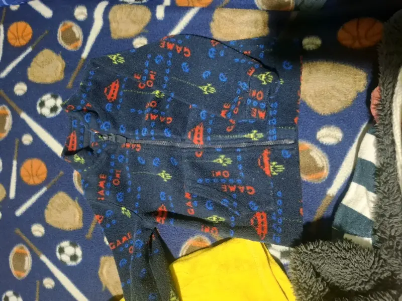 Polerón de polar con capucha para niño - 3