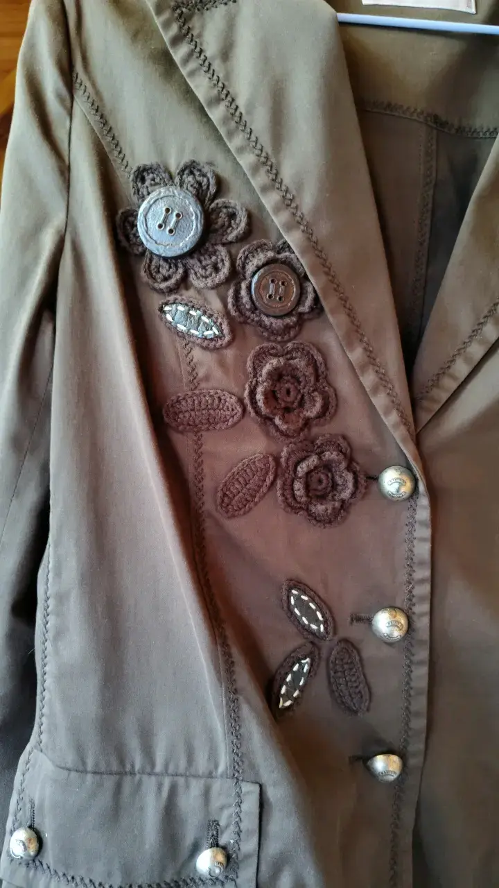 Blazer marrón Hauber con detalles bordados - 4