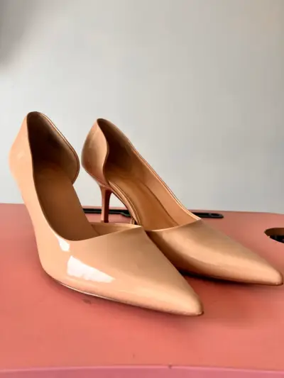 Zapatos de tacón nude elegantes - miniatura 2