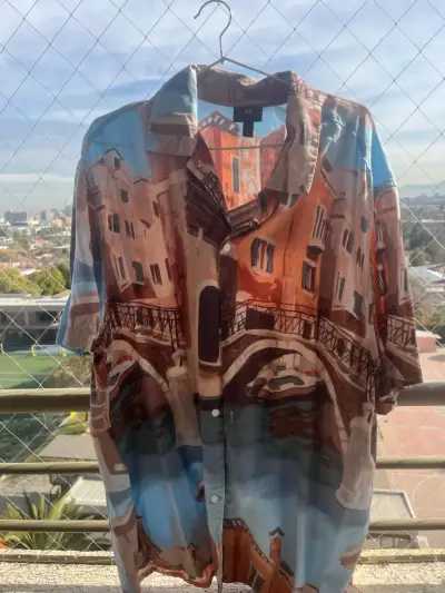 Camisa estampada H&M de paisajes - miniatura 1