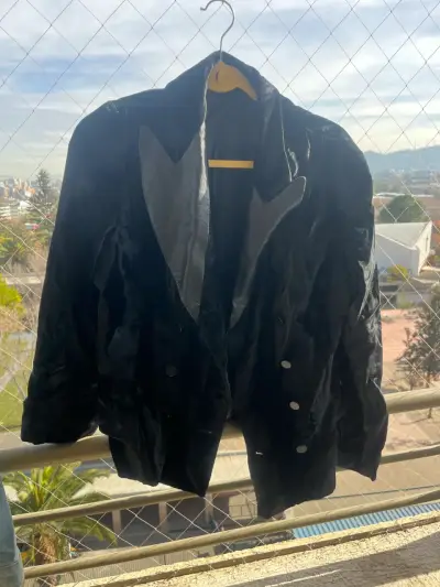 Chaqueta de terciopelo negra elegante - miniatura 1