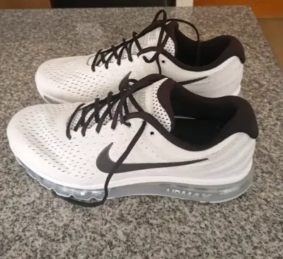 Zapatillas Nike Air Max blancas para hombre - miniatura 1