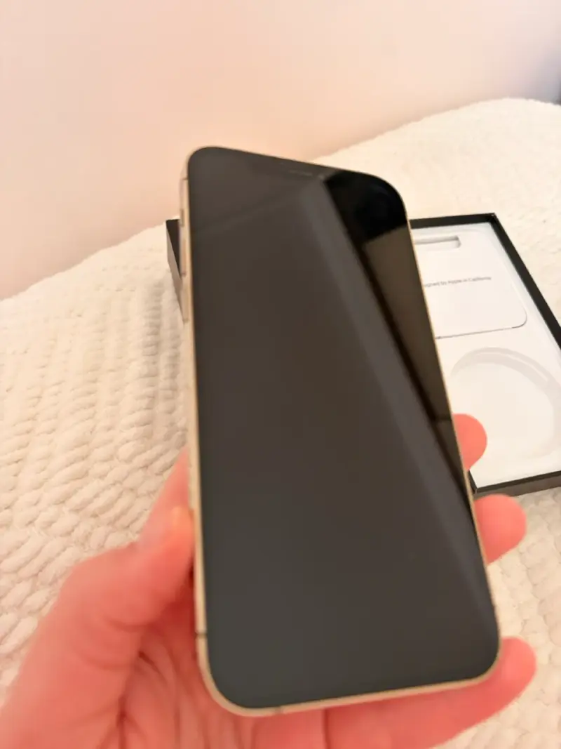 iPhone 12 Pro 128GB Gold - 3
