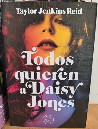 Todos quieren a Daisy Jones - Taylor Jenkins Reid - miniatura 1