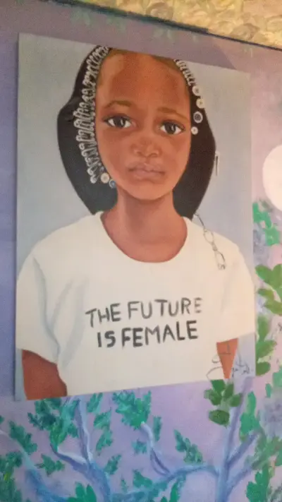 Cuadro retrato niña con mensaje feminista - miniatura 1