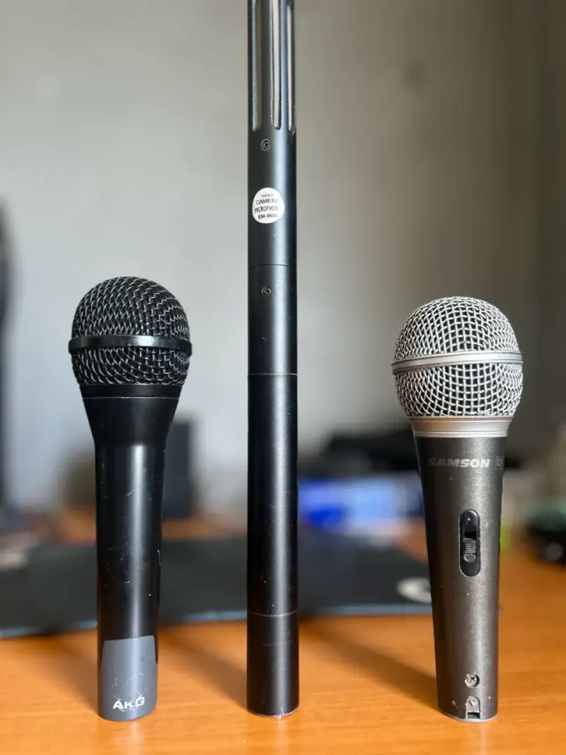 micrófonos AKG Samson y Em9600