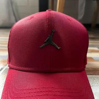 Gorra roja Jordan - miniatura 1