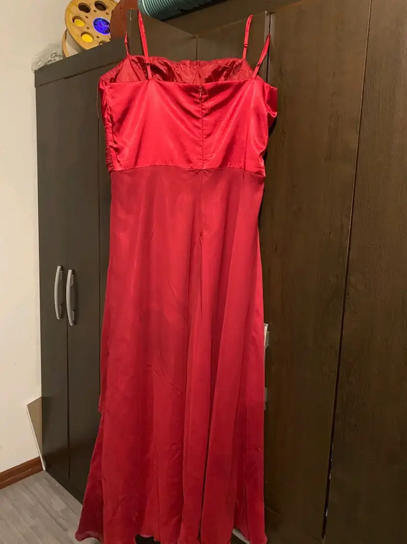Vestido fiesta rojo elegante con flor - 2