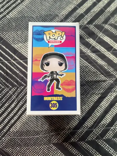 Figura Funko Pop Huntress Birds of Prey - miniatura 2