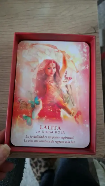 Libro y cartas oráculo Lo Divino Femenino - miniatura 3