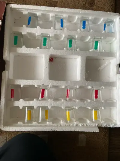 Juego de mesa Ludo con vasos de shot - miniatura 3