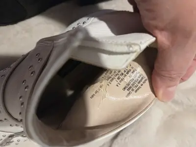 Botines blancos con hebillas y tachas - miniatura 4